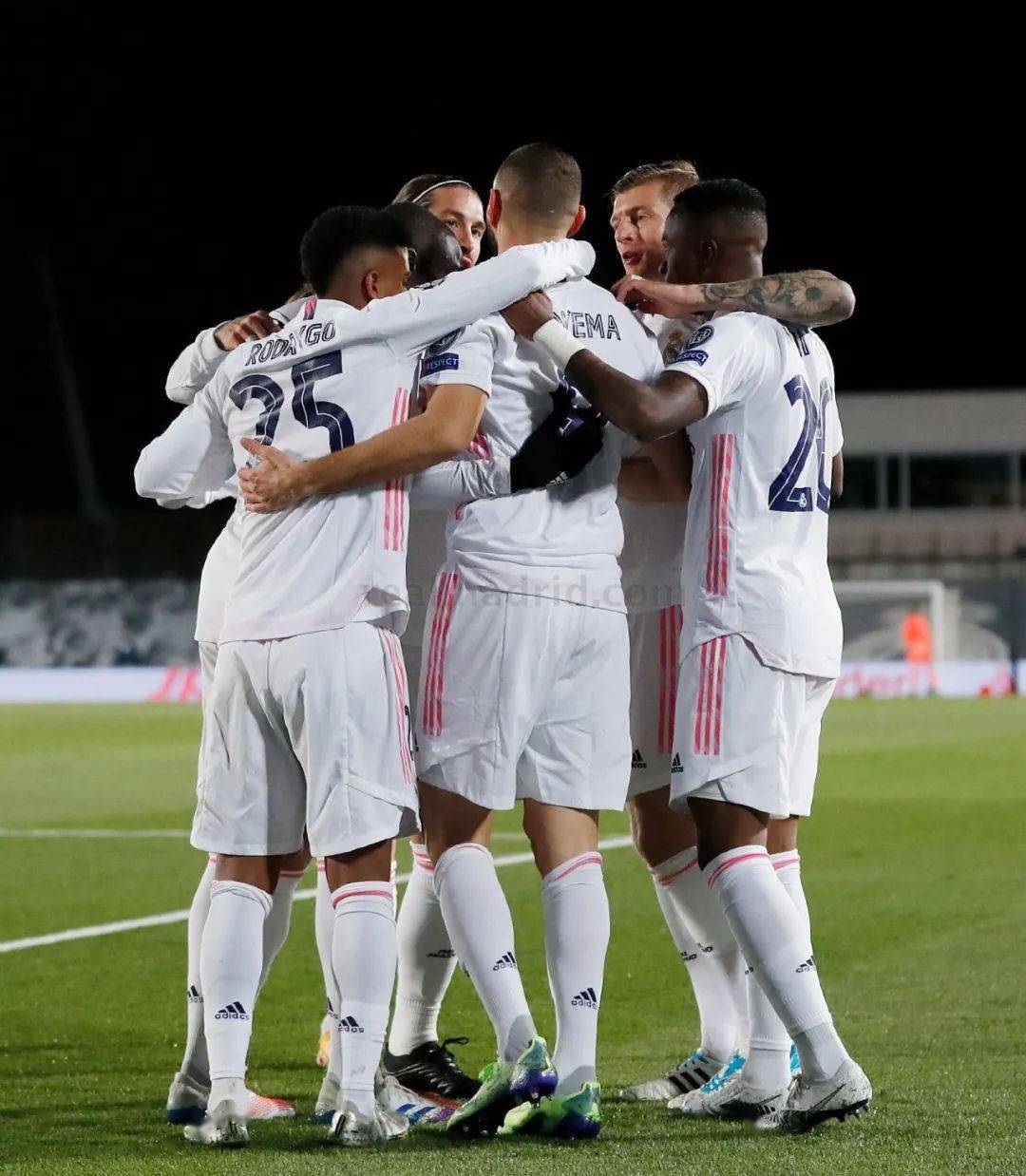 门兴格拉德巴赫迎欧冠关键赛;今晚豪取连胜;态度坚定;临场指挥获称赞的简单介绍 门兴格拉德巴赫迎欧冠关键赛;今晚豪取连胜;态度坚定;临场指挥获称赞的简单介绍