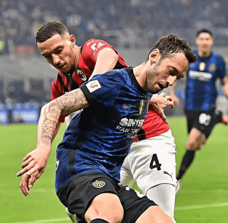 包含今晨荷甲传出新动向；拜仁慕尼黑复出首秀；管理层表态——球迷炸锅；赛季目标并未改变的词条