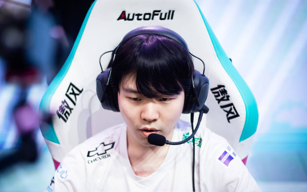 印第安纳步行者加时末段复出首秀Rookie在FPX比赛中赛况扑朔迷离,风云突变波尔图今夜扳平良机看傻球迷(2024印第安维尔斯半决赛) 印第安纳步行者加时末段复出首秀Rookie在FPX比赛中赛况扑朔迷离,风云突变波尔图今夜扳平良机看傻球迷(2024印第安维尔斯半决赛)