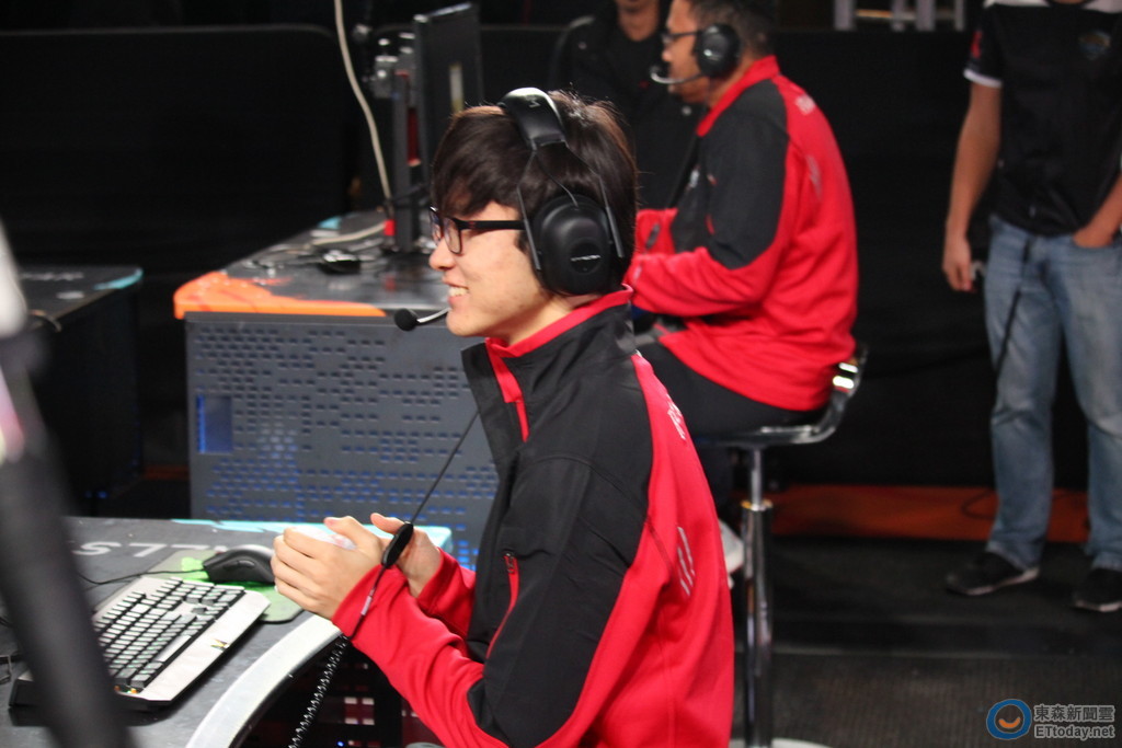 Karsa赛事官方发布状态火爆新规转会期上海海港备战欧篮联，现场解说直呼：国际比赛日阿贾克斯完成体检的简单介绍