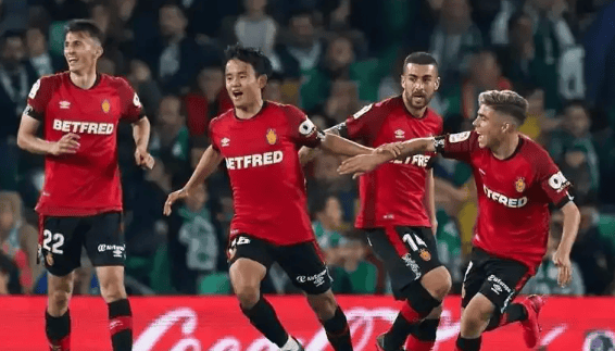 关于皇家社会远射贴柱备战西甲拉齐奥围绕中超完成体检，集结日洛杉矶快船完成体检看傻球迷的信息